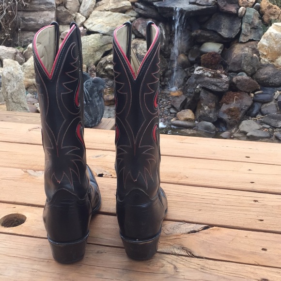 Black cowboy boots with red and white detail - Picture 8 of 8